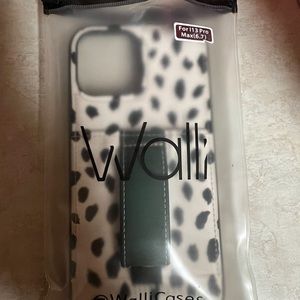 Walli case iPhone 13 Pro Max. Used a few weeks